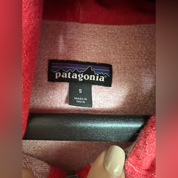Patagonia red hoody - great condition - size small - Picture 2 of 4